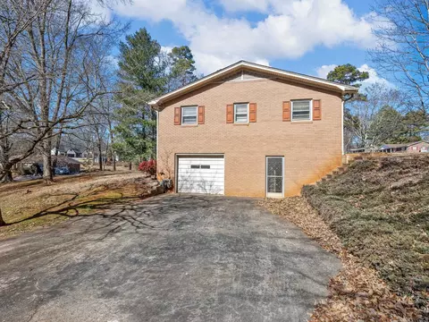 Exterior - 232 Overhill Dr, Duncan, SC 29334 photo 8 of 10
