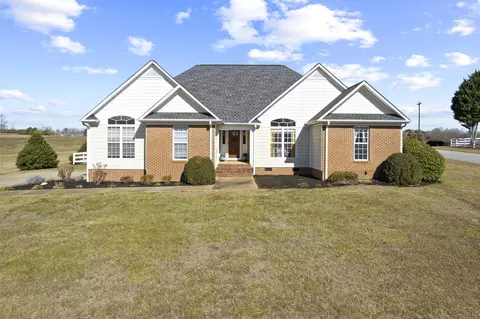 110 Wild Heather Dr, Campobello, SC 29322