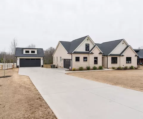 204 Barnett Rd, Campobello, SC 29322