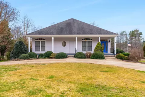 141 Shore Heights Dr, Inman, SC 29349