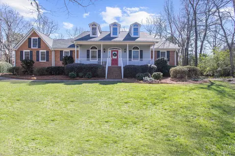 135 Woodridge Dr, Spartanburg, SC 29304