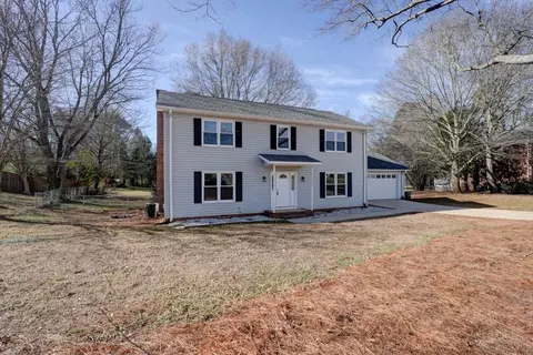 813 Shoresbrook Rd, Spartanburg, SC 29301