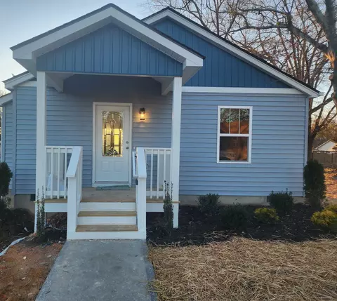 204 Farrow Cir, Fountain Inn, SC 29644
