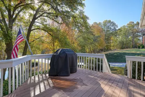 Exterior - 200 W Killarney Lk, Moore, SC 29369 photo 5 of 16