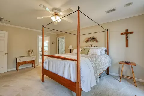 Bedroom - 200 W Killarney Lk, Moore, SC 29369 photo 2 of 4