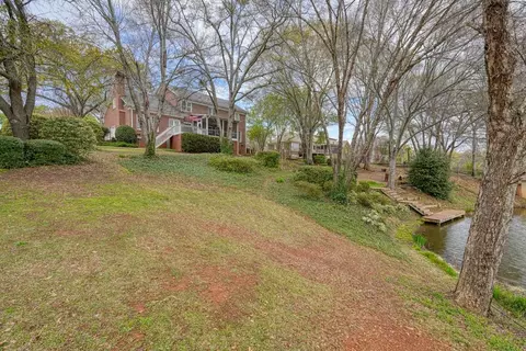Exterior - 200 W Killarney Lk, Moore, SC 29369 photo 11 of 16