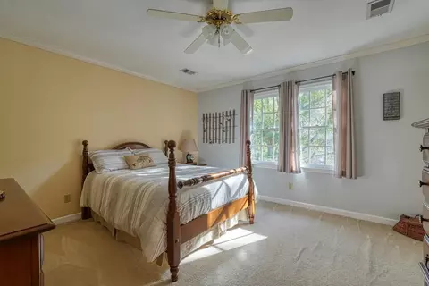 Bedroom - 200 W Killarney Lk, Moore, SC 29369 photo 3 of 4