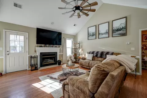 219 SW Fieldsedge Dr, Moore, SC 29369 photo 2