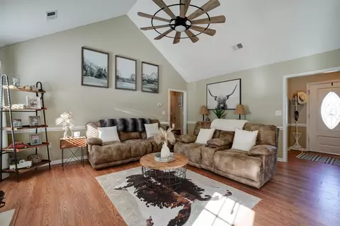 219 SW Fieldsedge Dr, Moore, SC 29369 photo 3