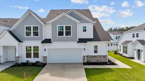 1553 Shallons Ct, Spartanburg, SC 29301