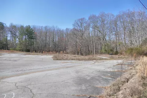 133 Wagon Wheel Rd, Cowpens, SC 29330