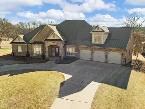 371 Island Green Ln, Inman, SC 29349