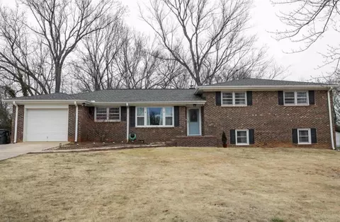 103 Lynn Dr, Taylors, SC 29687