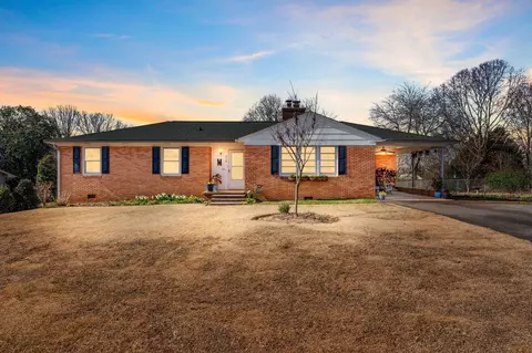 216 Highland Rd, Duncan, SC 29334