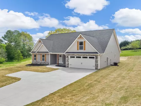 650 Hammett Rd, Wellford, SC 29385