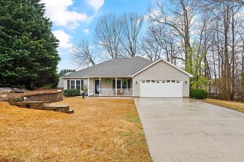 5 Kwikaway Ct, Simpsonville, SC 29680