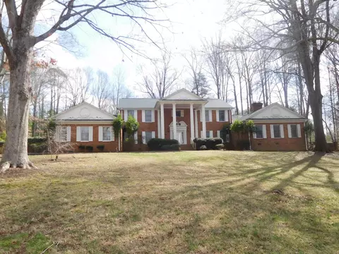407 Forest Lane Ln, Gaffney, SC 29340