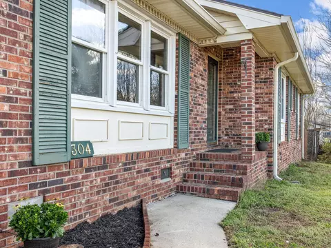 304 Mitchell Rd, Greenville, SC 29615