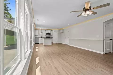 504 Timberwood Dr, Woodruff, SC 29388 photo 9