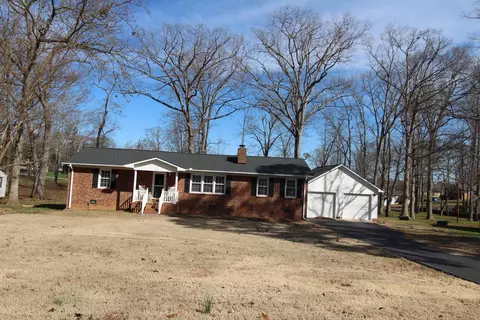 105 Hilldale Dr, Boiling Springs, SC 29316