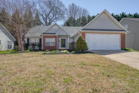18 Glen Willow Ct, Greer, SC 29650