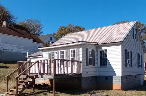 203 S 5th St, Lockhart, SC 29364