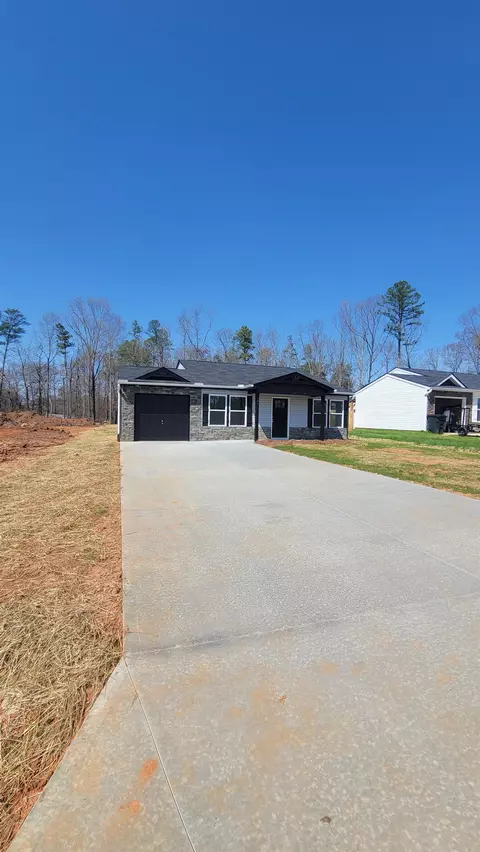 101 Cemetery Rd, Cowpens, SC 29330
