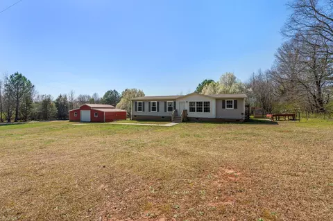 210 Lancelot Ln, Enoree, SC 29335