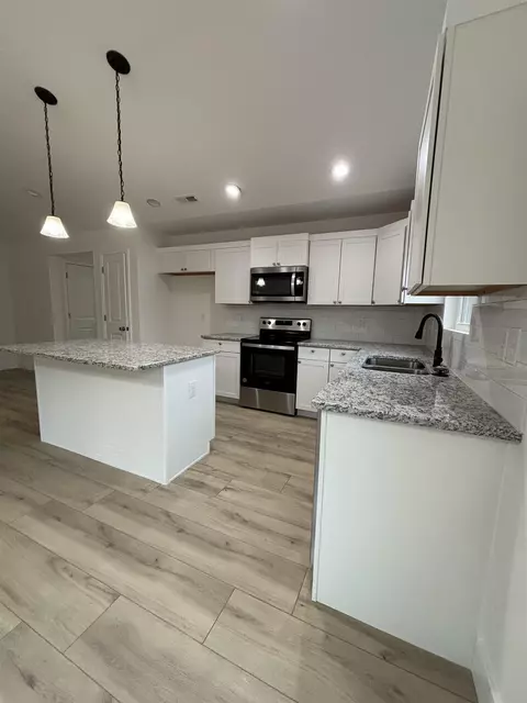 Kitchen - 792 Darwin Rd, Gaffney, SC 29340 photo 1 of 3