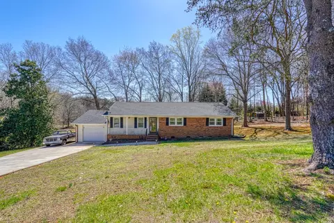 118 Brookgreen Dr, Inman, SC 29349