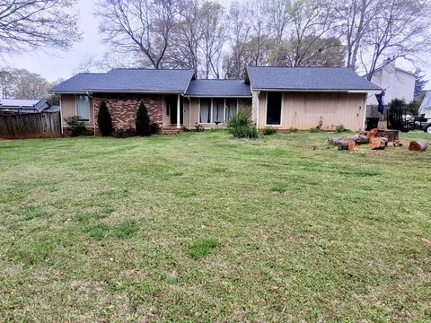 116 Sandhurst Dr, Simpsonville, SC 29680