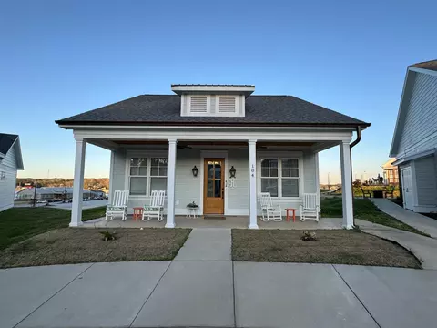 104 Cottage Ln, Greenwood, SC 29649