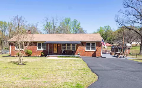 168 Greenway Dr, Cowpens, SC 29330