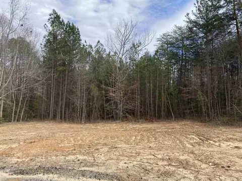 111 Country Breeze Ln, Woodruff, SC 29388