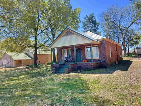 507 N Howard Ave, Landrum, SC 29356