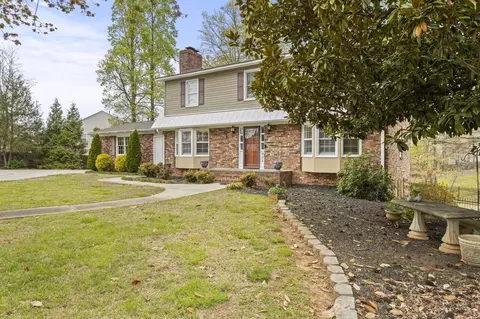 422 Circle Dr, Greer, SC 29650 photo 3