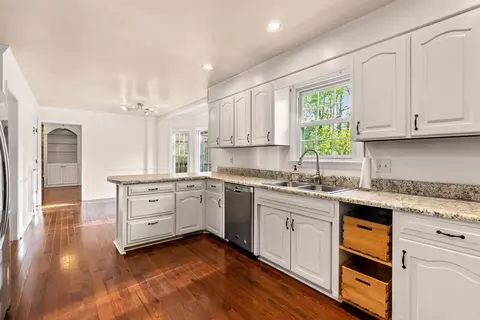 373 E Killarney Lk, Moore, SC 29369 photo 8