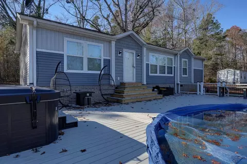 129 Pendleton Woods Cir, Central, SC 29630 photo 1