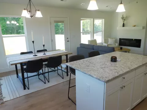 Dining - 788 Darwin Road Rd, Gaffney, SC 29340 photo 1 of 2