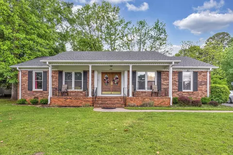 252 Saint Matthews Ln, Spartanburg, SC 29301