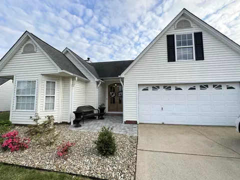 207 W Pheasant Hill Dr, Duncan, SC 29334