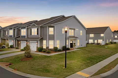 351 Sudduth Farms Dr, Greer, SC 29650