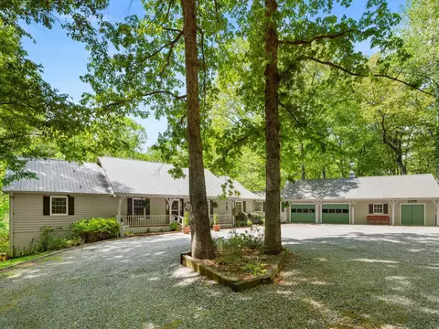 7 Jackson Grv N, Landrum, SC 29356