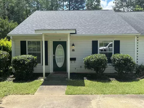 19 Sweetbriar Ln, Spartanburg, SC 29301