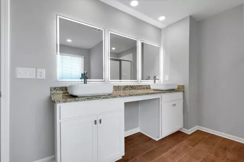 Bath - 3112 Emberly Dr, Roebuck, SC 29376 photo 2 of 3