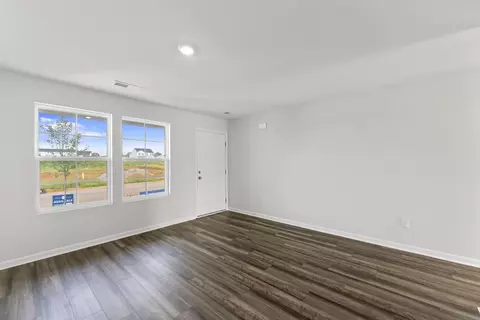 7102 Wingate Dr, Inman, SC 29349 photo 5