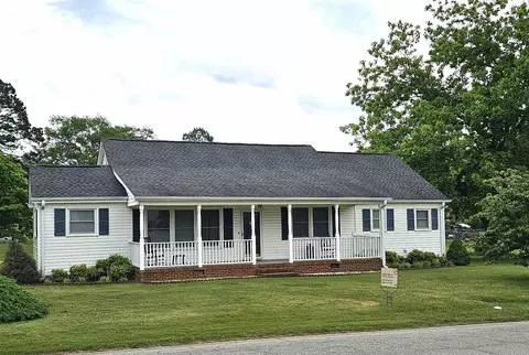 387 Oak Grove Rd, Spartanburg, SC 29301