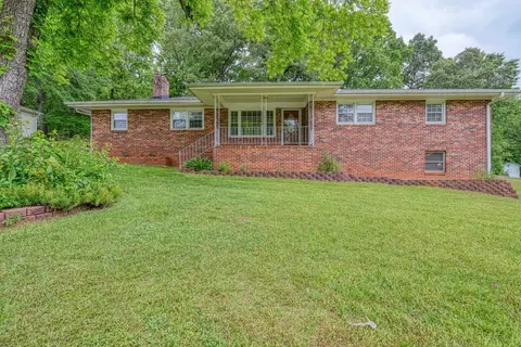 14 Hillside Dr, Travelers Rest, SC 29690