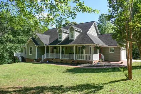 585 Old Clifton Village Rd, Spartanburg, SC 29307
