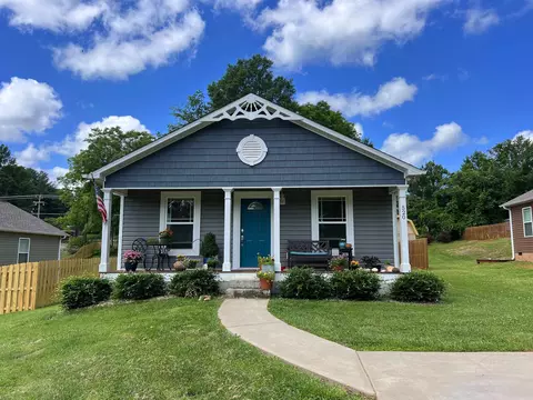 520 S Shamrock Ave, Landrum, SC 29356